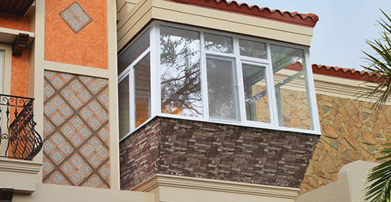 Балкон з виносом